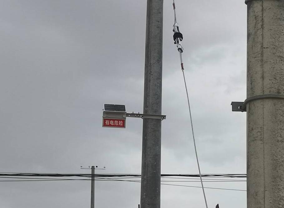 甘肅電力安裝防外破警示牌，為電力防護增添“保護傘”